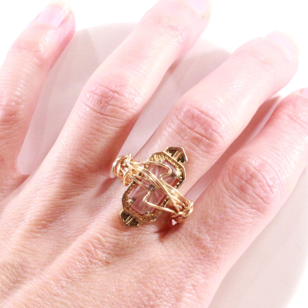 Avon Beauty - Vintage Cocktail Ring